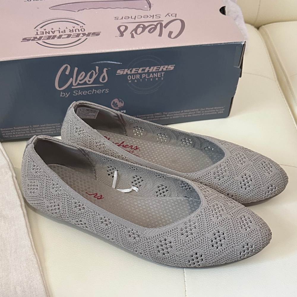 Sketchers Cleo taupe Flats size 8 women’s